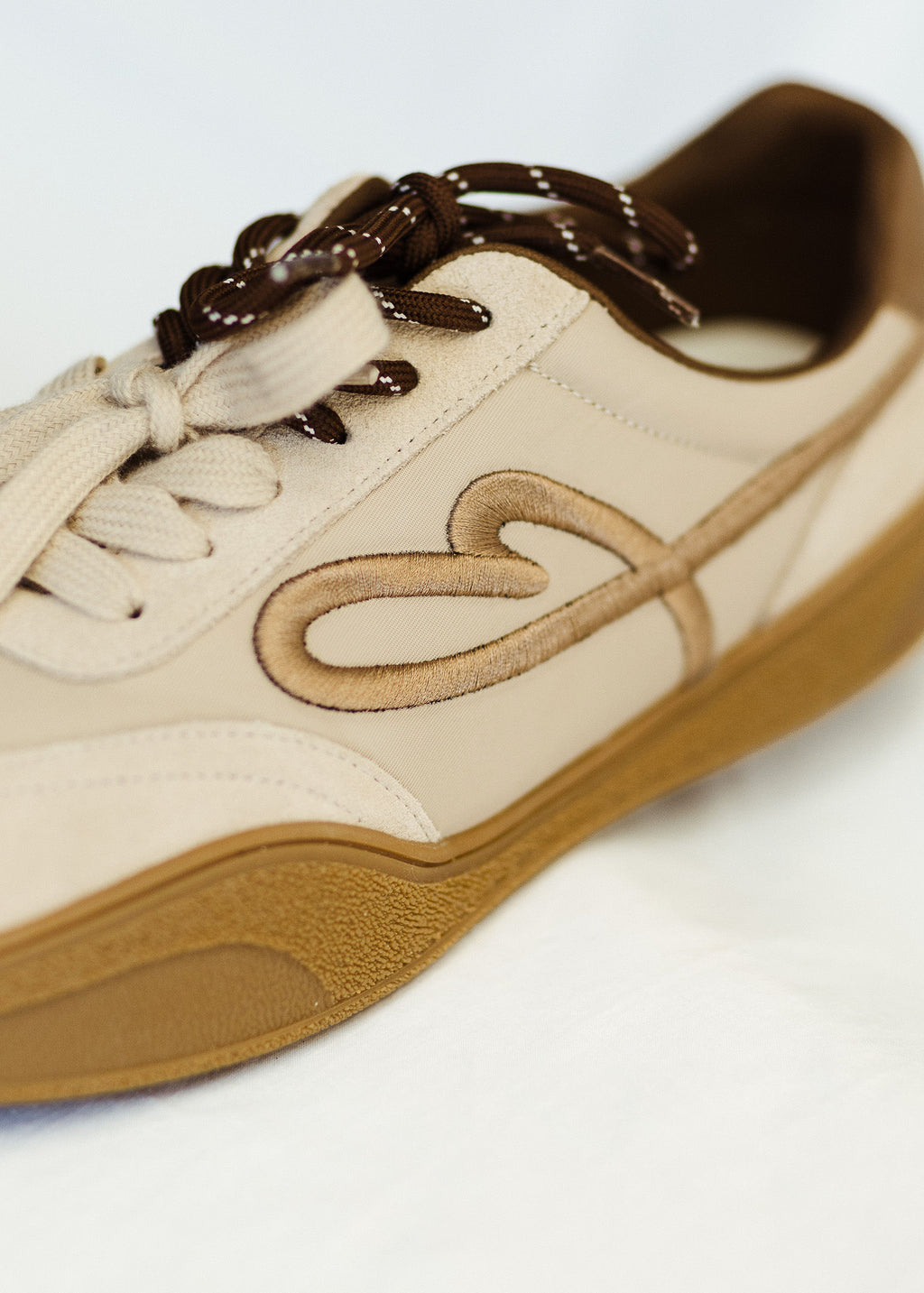 MOCHA WILD Sneaker